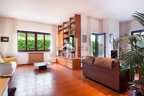 casa indipendente in vendita a Lipomo