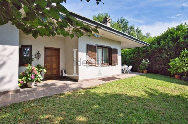casa indipendente in vendita a Lipomo