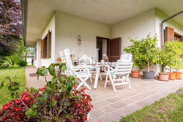 casa indipendente in vendita a Lipomo