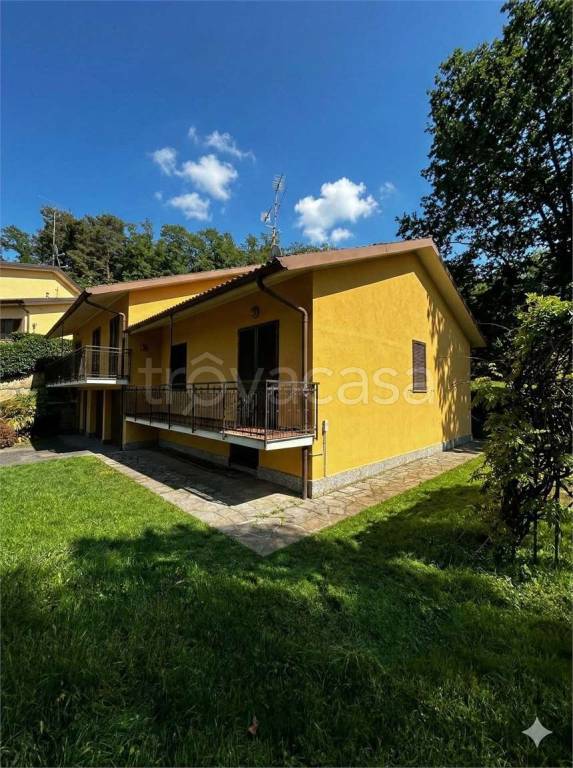 casa indipendente in vendita a Lipomo