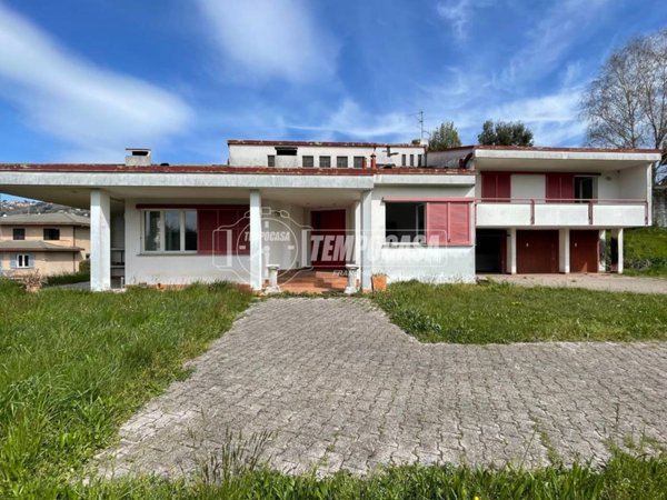 casa indipendente in vendita a Lipomo