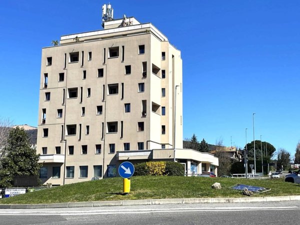 ufficio in vendita a Lipomo