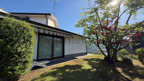 casa indipendente in vendita a Lipomo