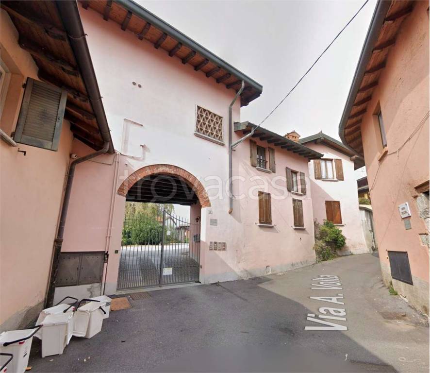appartamento in vendita a Lipomo