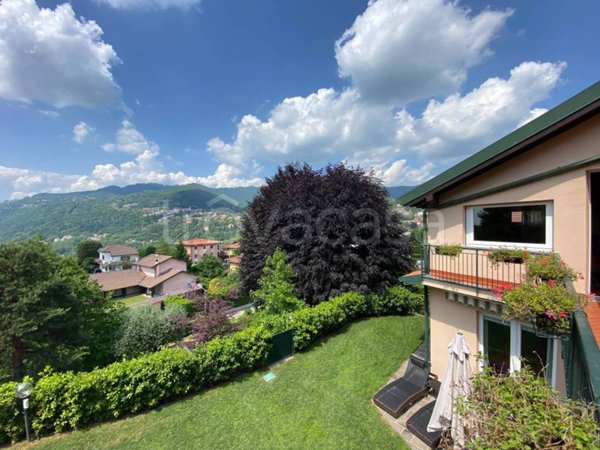 casa indipendente in vendita a Lipomo