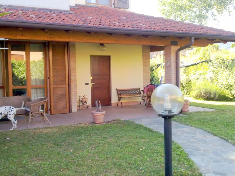 casa indipendente in vendita a Lipomo