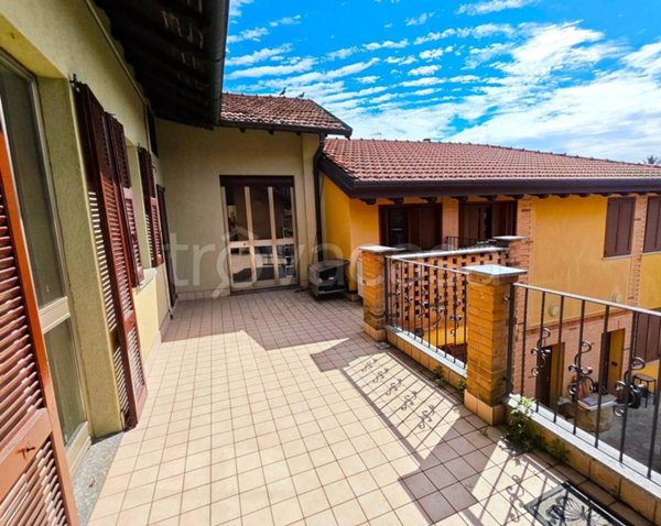 appartamento in vendita a Lipomo