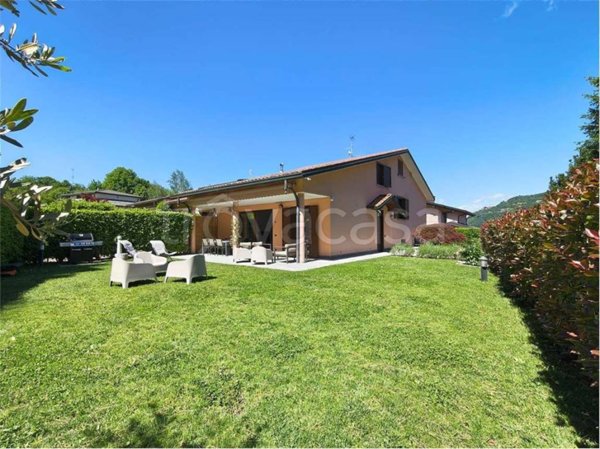 casa indipendente in vendita a Lipomo