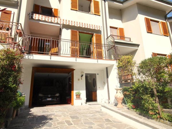 casa indipendente in vendita a Lipomo