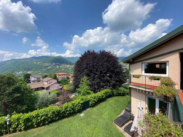 casa indipendente in vendita a Lipomo