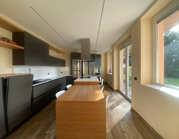 casa indipendente in vendita a Lipomo