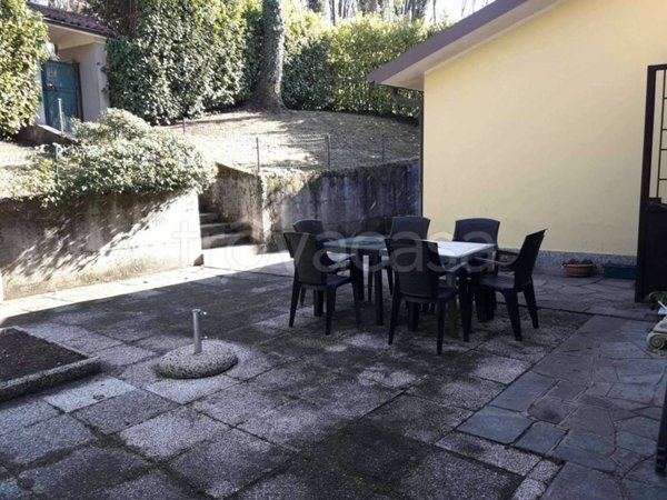 casa indipendente in vendita a Lipomo