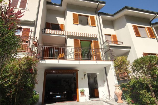casa indipendente in vendita a Lipomo