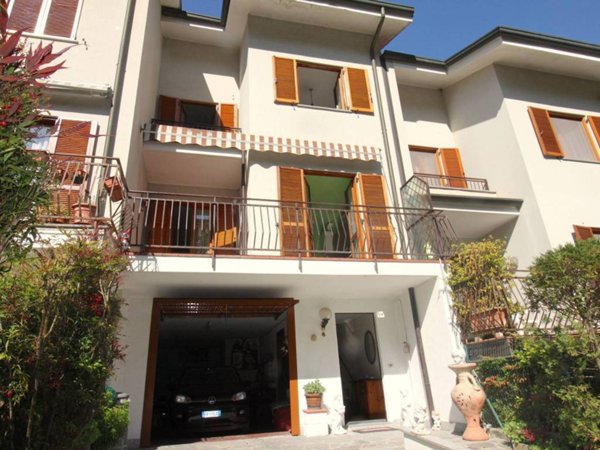 casa indipendente in vendita a Lipomo