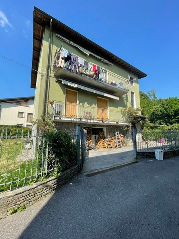 casa indipendente in vendita a Lipomo