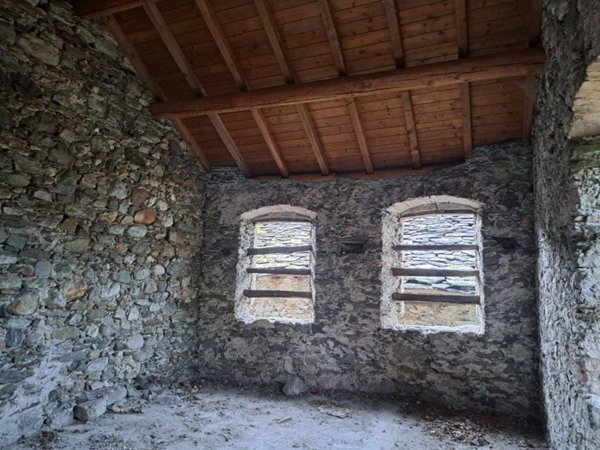 casa indipendente in vendita a Livo(CO)