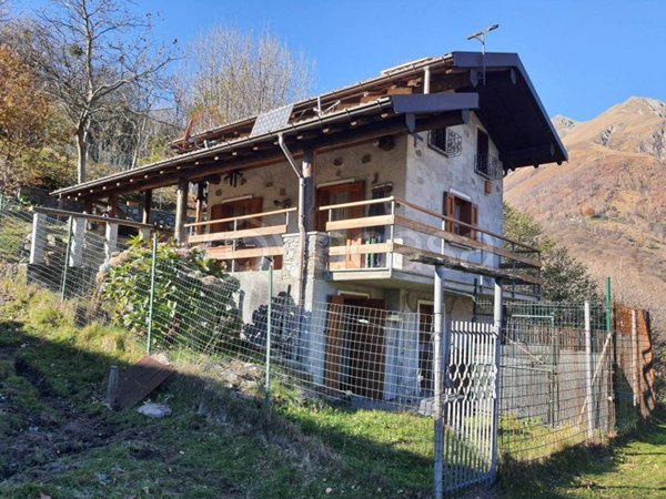 casa indipendente in vendita a Livo(CO)