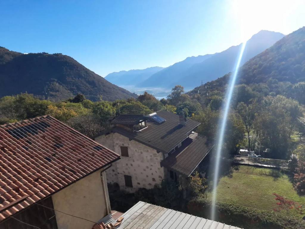 appartamento in vendita a Livo(CO)