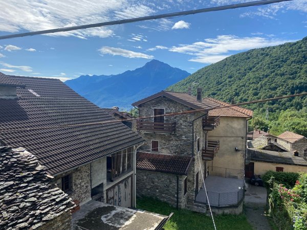 appartamento in vendita a Livo(CO)