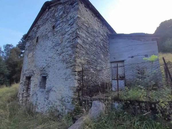 casa indipendente in vendita a Livo(CO)