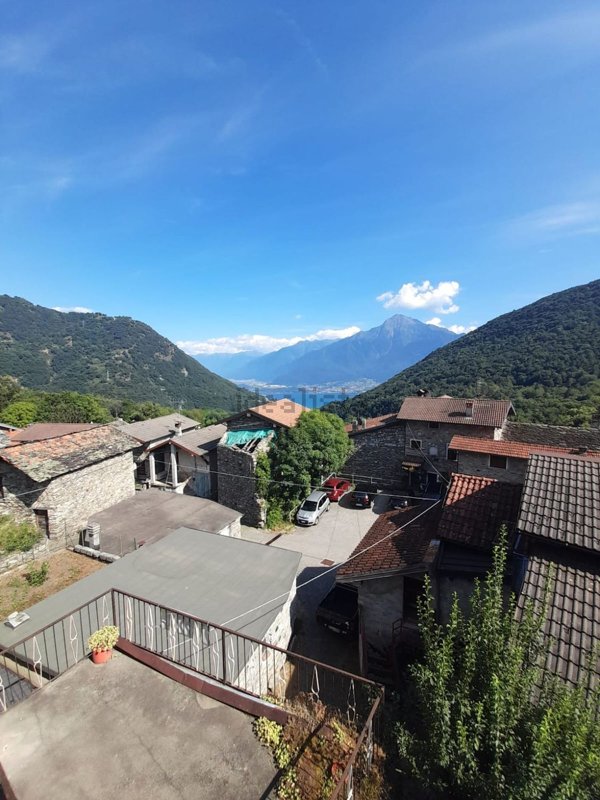 casa indipendente in vendita a Livo(CO)