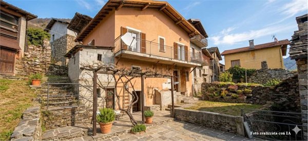 casa indipendente in vendita a Livo(CO)