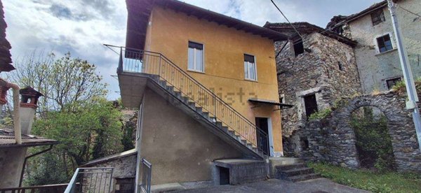 casa indipendente in vendita a Livo(CO)