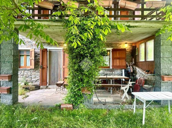 casa indipendente in vendita a Livo(CO)
