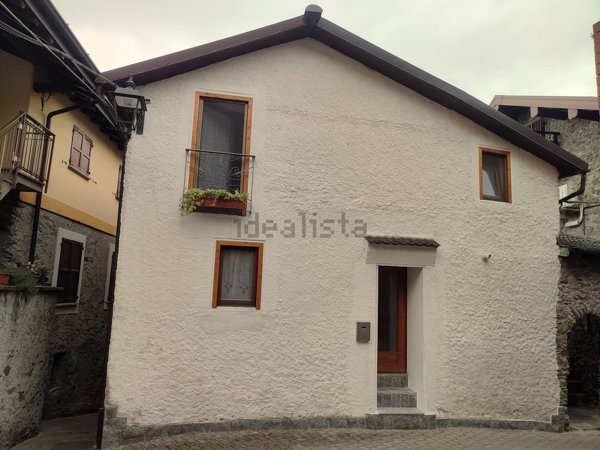 casa indipendente in vendita a Livo(CO)