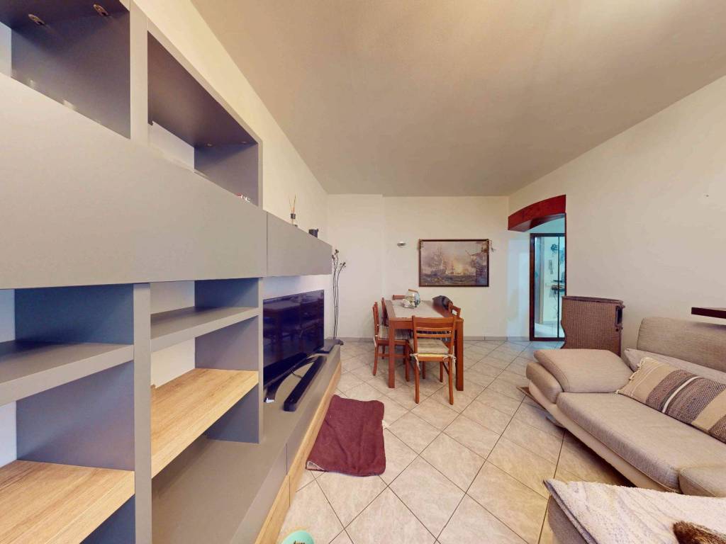 appartamento in vendita a Locate Varesino