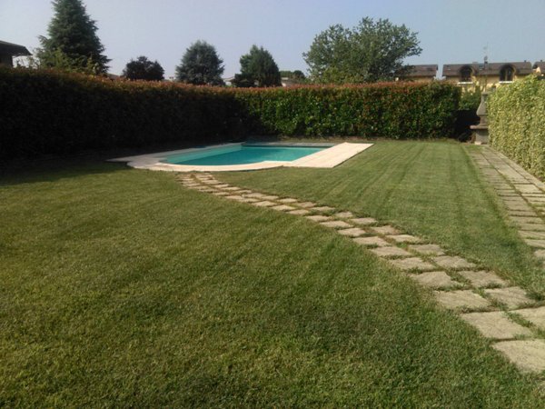 casa indipendente in vendita a Locate Varesino