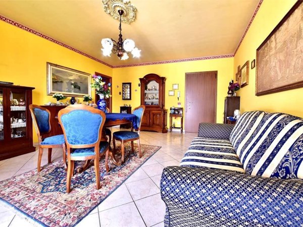 appartamento in vendita a Locate Varesino