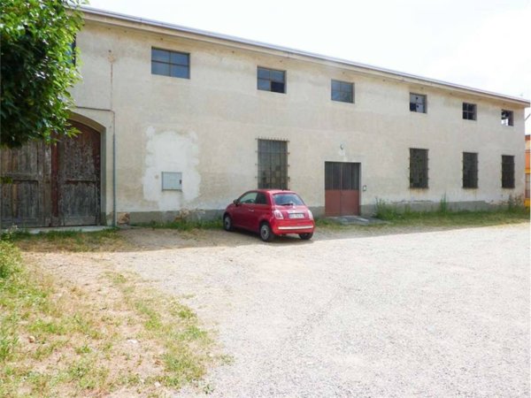 capannone in vendita a Locate Varesino
