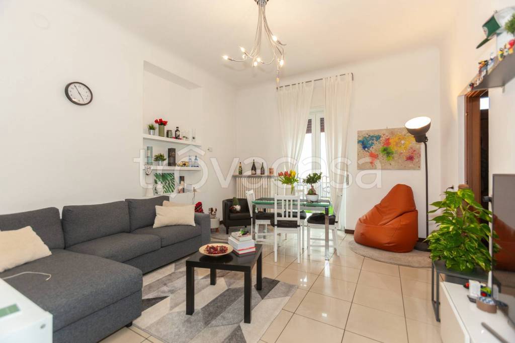 appartamento in vendita a Locate Varesino