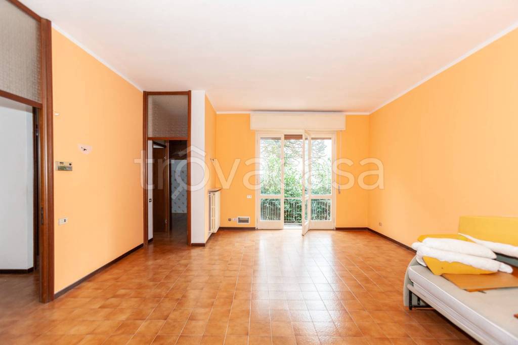 appartamento in vendita a Locate Varesino