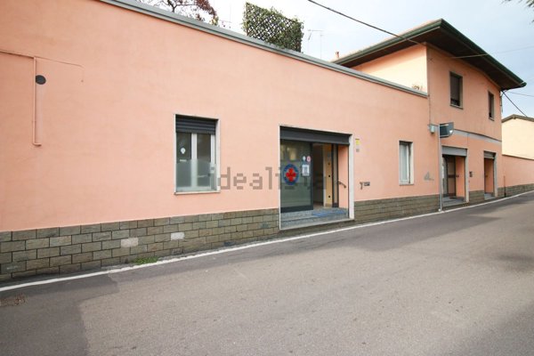 appartamento in vendita a Locate Varesino