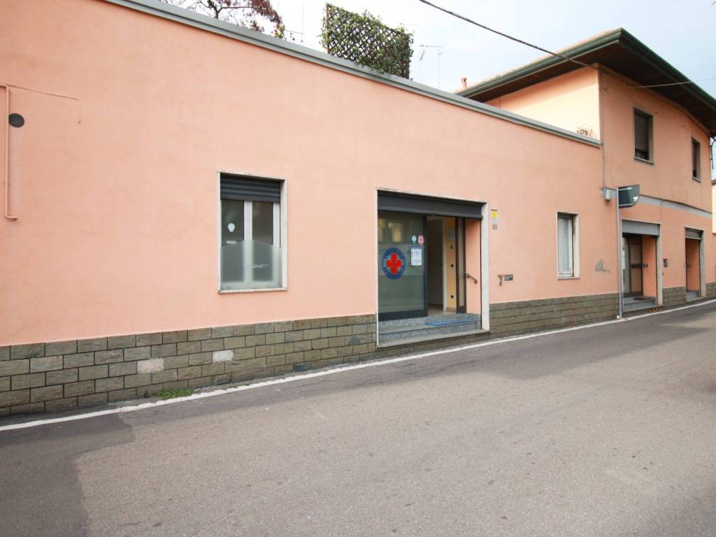 appartamento in vendita a Locate Varesino