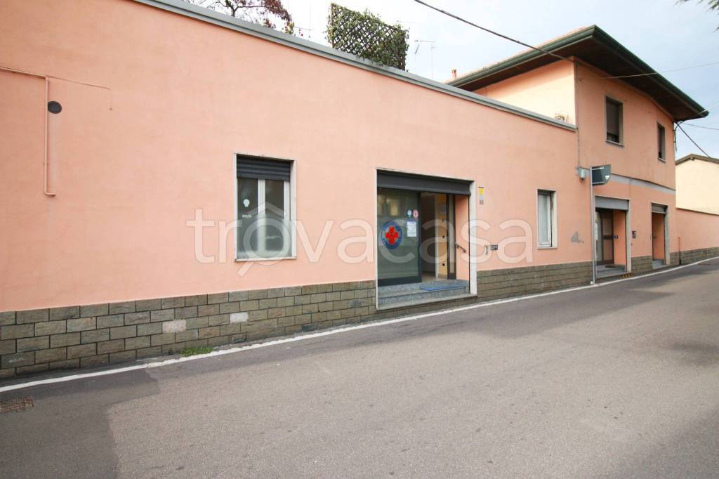 appartamento in vendita a Locate Varesino