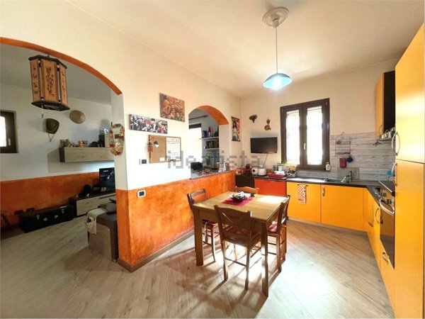 appartamento in vendita a Locate Varesino