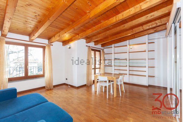 appartamento in vendita a Locate Varesino