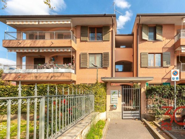 appartamento in vendita a Locate Varesino
