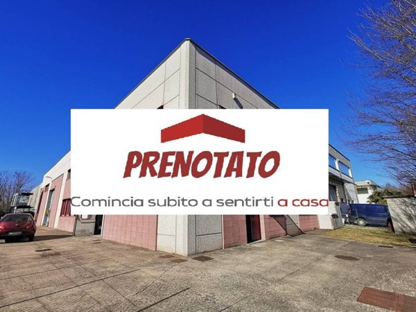 locale commerciale in vendita a Locate Varesino