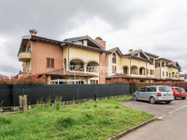 appartamento in vendita a Locate Varesino