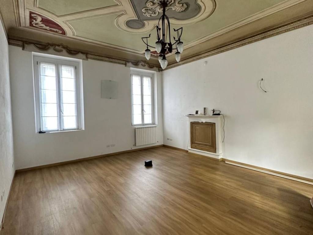 appartamento in vendita a Locate Varesino