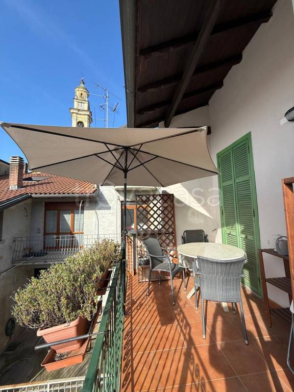 appartamento in vendita a Locate Varesino