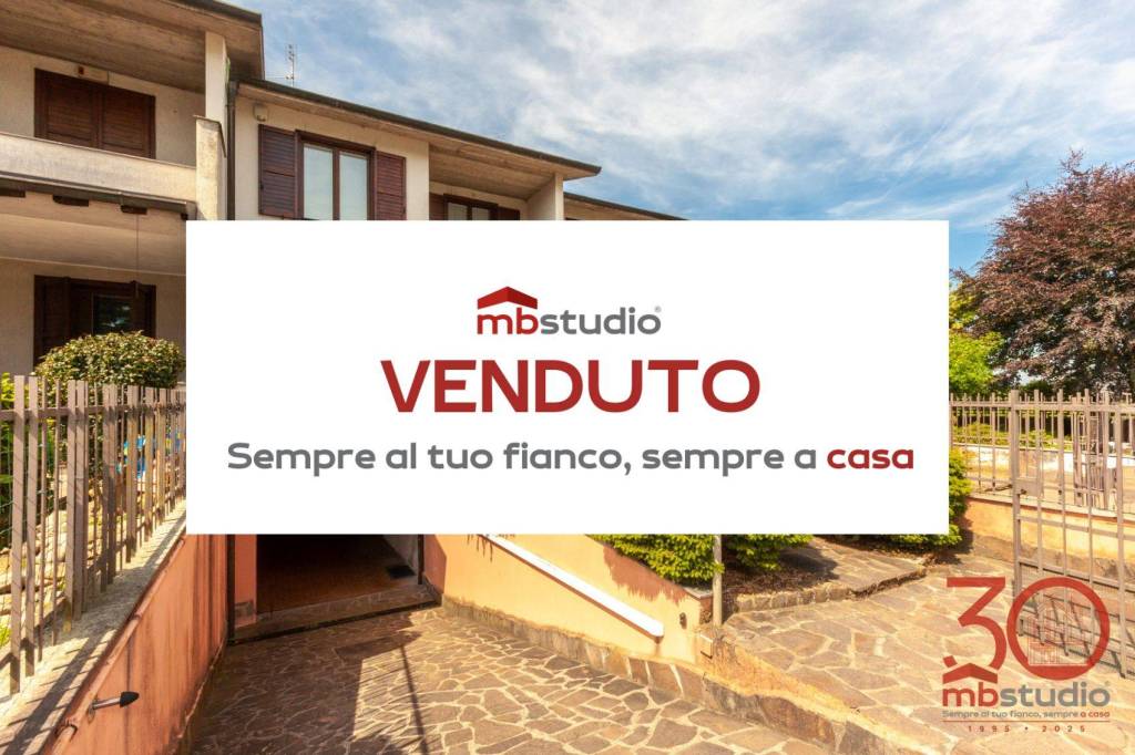 casa indipendente in vendita a Locate Varesino
