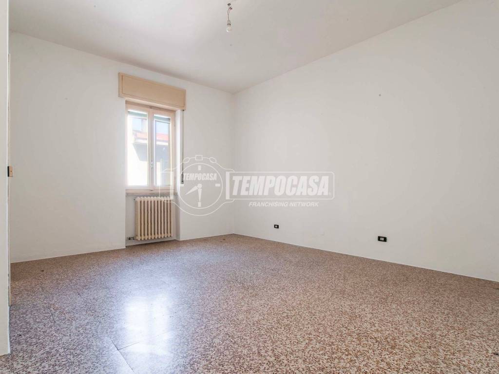 appartamento in vendita a Locate Varesino