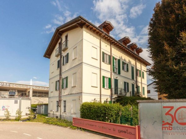 appartamento in vendita a Locate Varesino