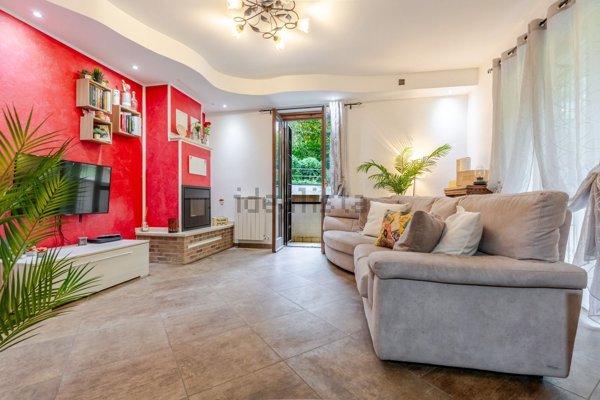 appartamento in vendita a Locate Varesino