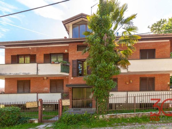 appartamento in vendita a Locate Varesino